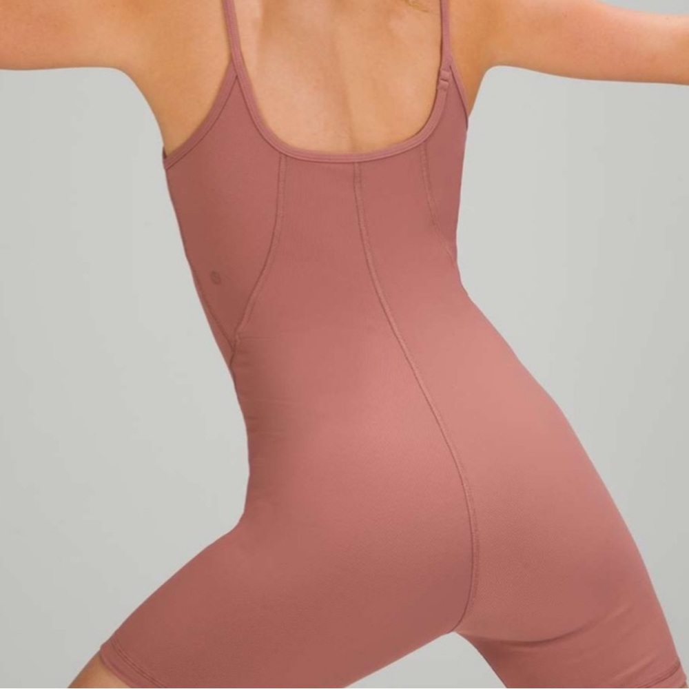 Lululemon Ribbed Contoured Unitard 6” Length, Spiced Chai Mauve Pink, Size 2 - Picture 3 of 4